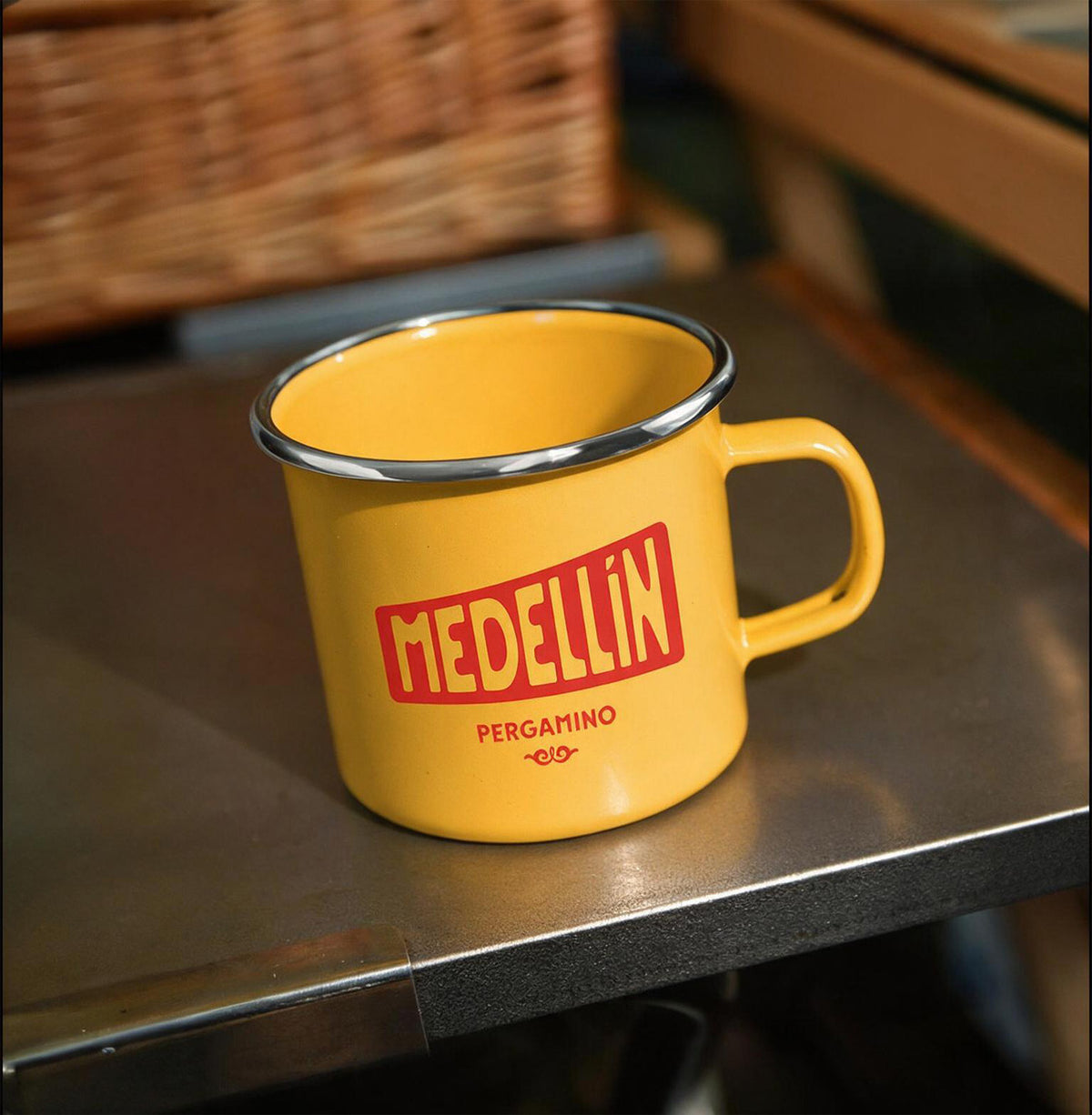 Mug en Peltre Medellín Amarillo