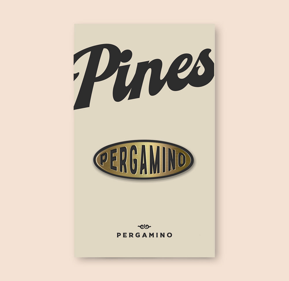 Pin PERGAMINO Dorado/Negro